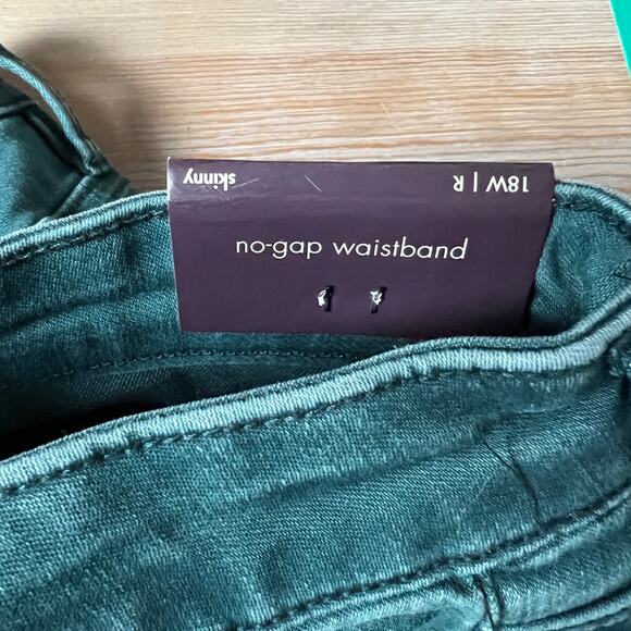 Ava & Viv Women's Plus Size Green High-Rise Ankle Jeans - Size 18W - NWT - Picture 4 of 15